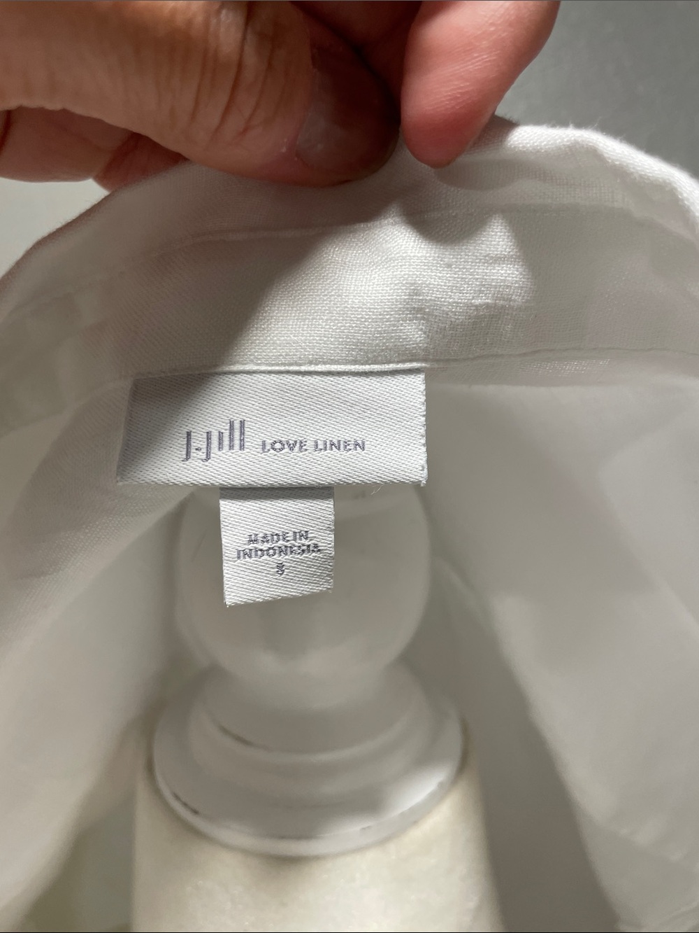 J.Jill LOVE LINEN White Linen Classic button down Shirt.
Size - SMALL - Picture 10 of 13